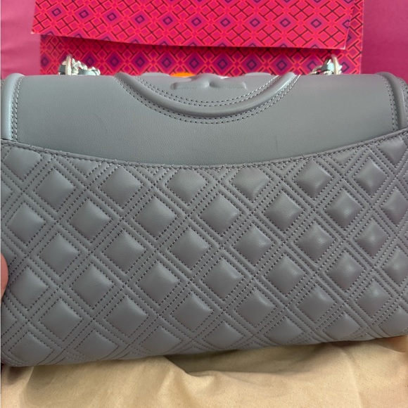 Tory Burch Blue Large Fleming Shoulder Bag, cloud blue - Picture 4 of 6